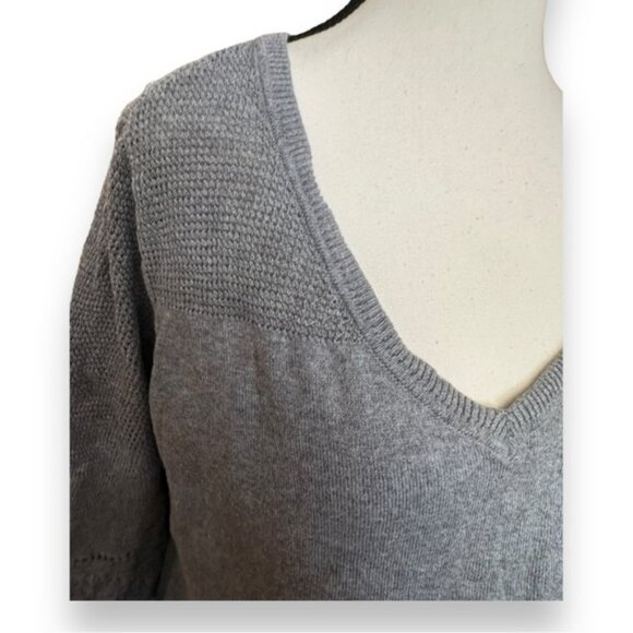 Women’s torrid 1 100% Cotton Grey 3/4 Bell Sleeve V Neck Sweater 14 16 1X 1XL - Picture 7 of 12